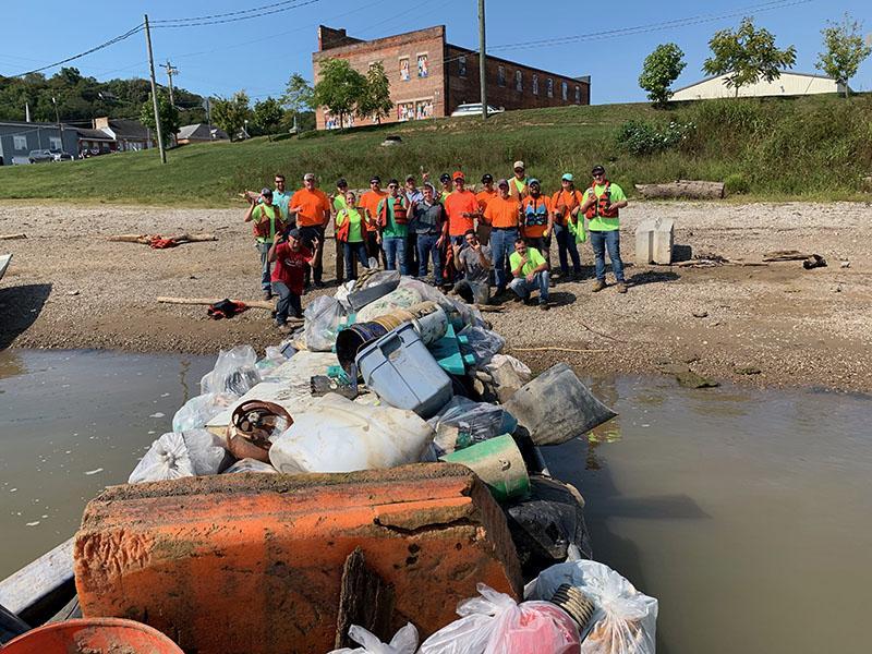Local CGB Team Joins Living Lands and Waters for River Cleanup
